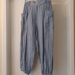 Striped Cropped pants with pockets - Size S